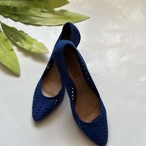 ⭐️SCHUTZ Laser Cut Suede Pumps⭐️